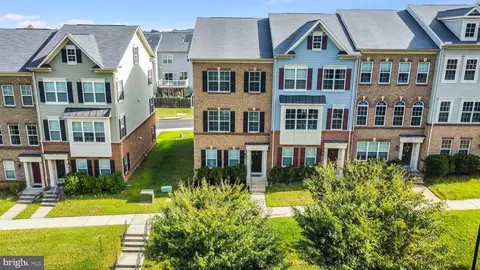 9014 Phita Ln, Manassas Park, VA 20111
