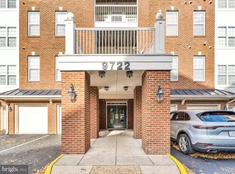 9722 Holmes Pl #102, Manassas Park, VA 20111