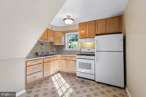 176 Cabbel Dr, Manassas Park, VA 20111 photo 8