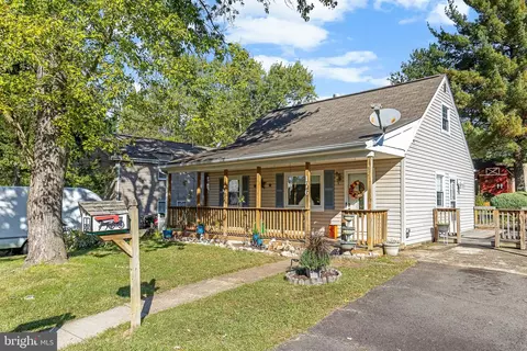 176 Cabbel Dr, Manassas Park, VA 20111 photo 2