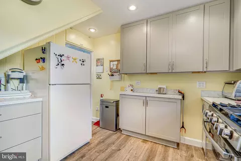 171 Manassas Dr, Manassas Park, VA 20111 photo 6