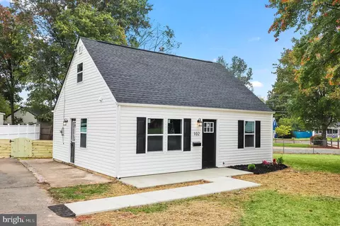 102 Forrest St, Manassas Park, VA 20111