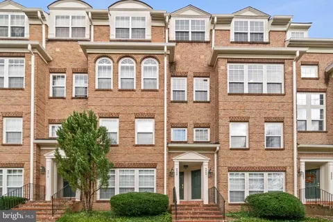 9806 Pickens Pl #94, Manassas Park, VA 20111