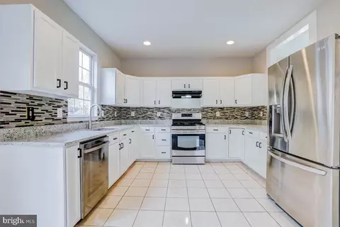 9243 Stephanie St, Manassas Park, VA 20111 photo 18