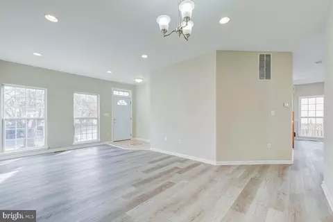 9243 Stephanie St, Manassas Park, VA 20111 photo 9