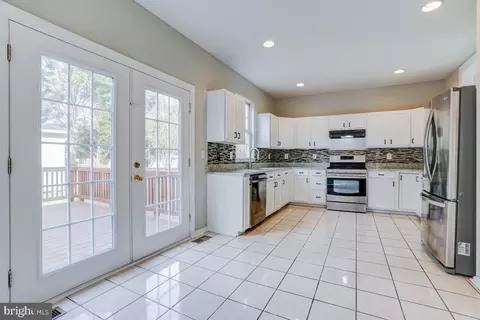 9243 Stephanie St, Manassas Park, VA 20111 photo 17