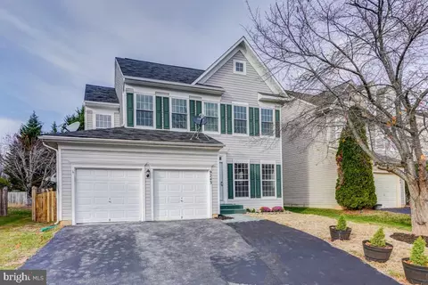 9243 Stephanie St, Manassas Park, VA 20111 photo 2
