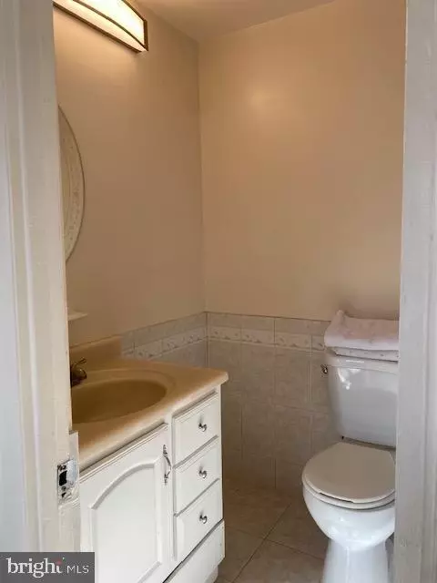 8286 White Pine Dr, Manassas Park, VA 20111 photo 6
