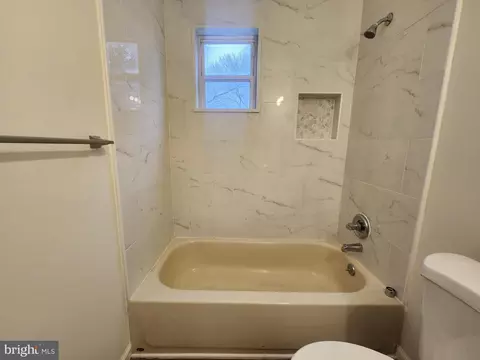 212 Cabbel Dr, Manassas Park, VA 20111 photo 17