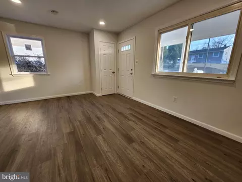 212 Cabbel Dr, Manassas Park, VA 20111 photo 13