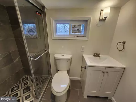 212 Cabbel Dr, Manassas Park, VA 20111 photo 4