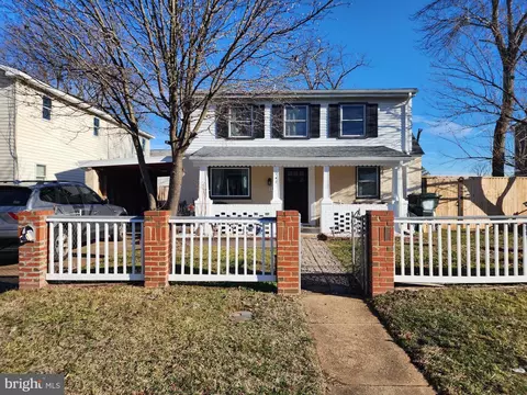 142 Polk Dr, Manassas Park, VA 20111