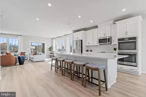 207 Park Central #B, Manassas Park, VA 20111
