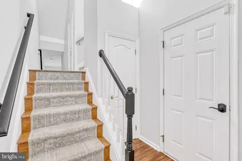 9782 Corbett Pl, Manassas Park, VA 20111 photo 4