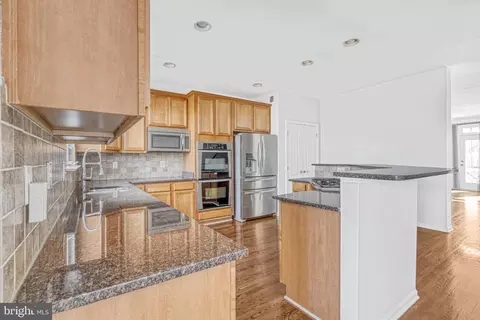 9782 Corbett Pl, Manassas Park, VA 20111 photo 14