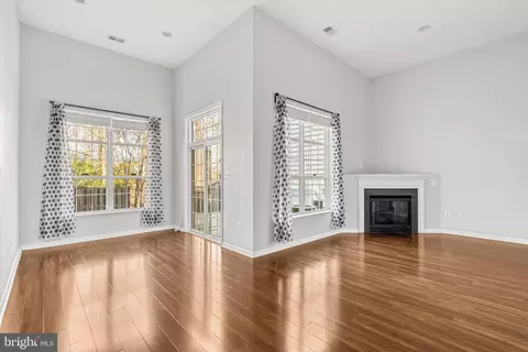 9782 Corbett Pl, Manassas Park, VA 20111 photo 5