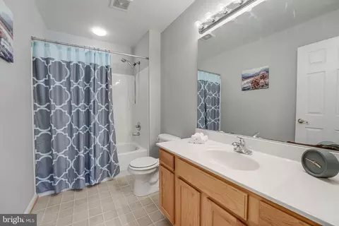 Bath - 9185 Matthew Dr, Manassas Park, VA 20111 photo 7 of 8