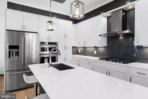 Kitchen - 108 Luxor St, Manassas Park, VA 20111 photo 5 of 5