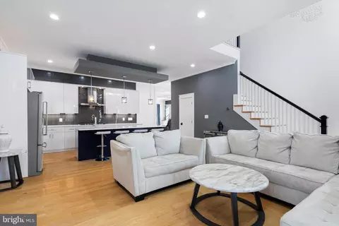 Living - 108 Luxor St, Manassas Park, VA 20111 photo 1 of 3