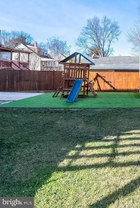 Exterior - 108 Luxor St, Manassas Park, VA 20111 photo 11 of 12