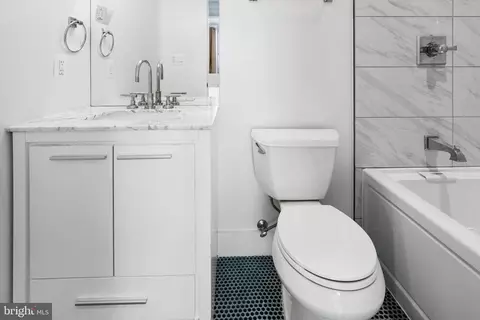 Bath - 108 Luxor St, Manassas Park, VA 20111 photo 5 of 6