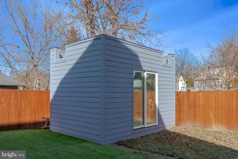 Exterior - 108 Luxor St, Manassas Park, VA 20111 photo 10 of 12