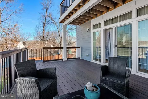 Exterior - 108 Luxor St, Manassas Park, VA 20111 photo 6 of 12