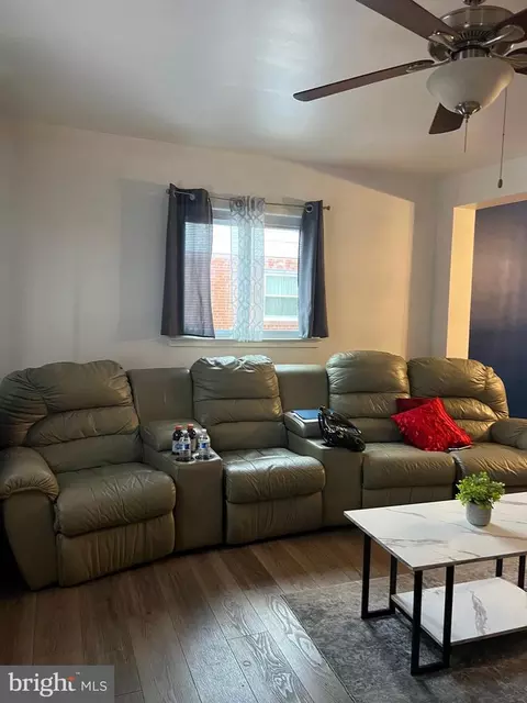 Living - 161 Colburn Dr, Manassas Park, VA 20111 photo 2 of 2