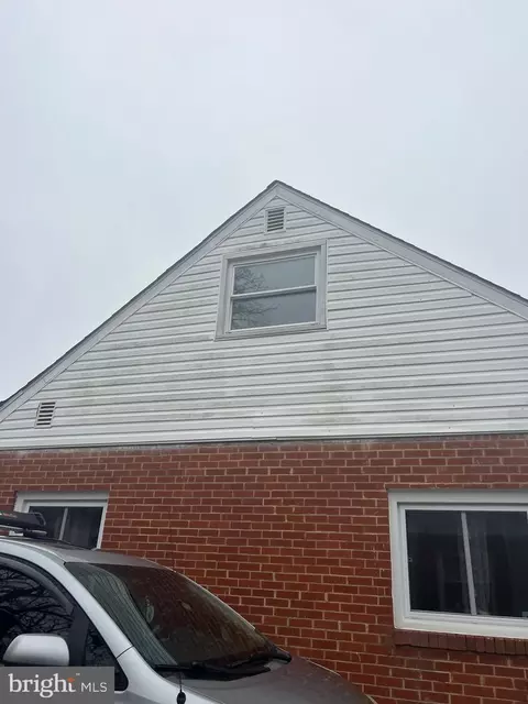 Exterior - 161 Colburn Dr, Manassas Park, VA 20111 photo 5 of 10