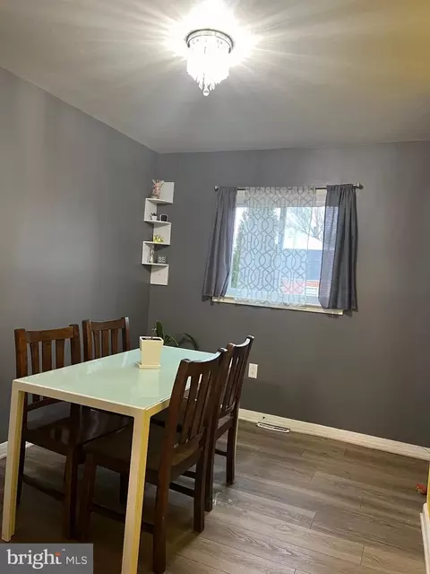 Dining - 161 Colburn Dr, Manassas Park, VA 20111 photo 3 of 4