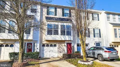9404 Lanae Ln, Manassas Park, VA 20111