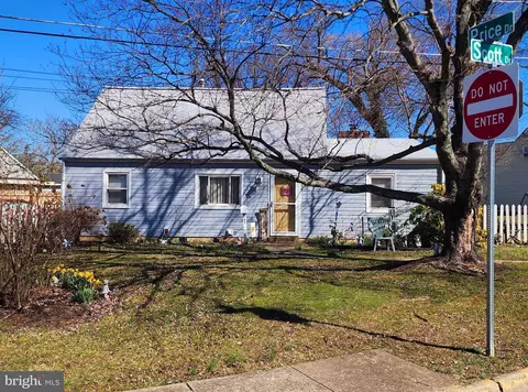 109 Price Dr, Manassas Park, VA 20111