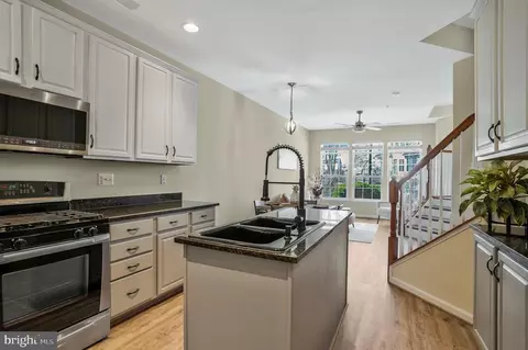 Kitchen - 9804 Pickens Pl, Manassas Park, VA 20111 photo 6 of 6