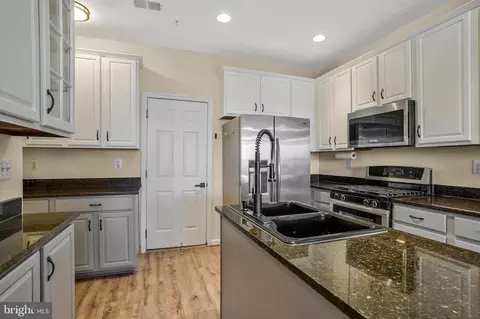 Kitchen - 9804 Pickens Pl, Manassas Park, VA 20111 photo 5 of 6
