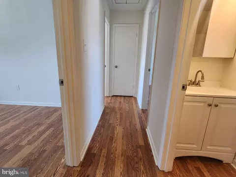 Entry Way - 8636 Cartwright Ct, Manassas Park, VA 20111 photo 2 of 4