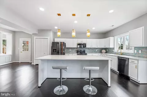 Kitchen - 102 Sheldon St, Manassas Park, VA 20111 photo 4 of 4
