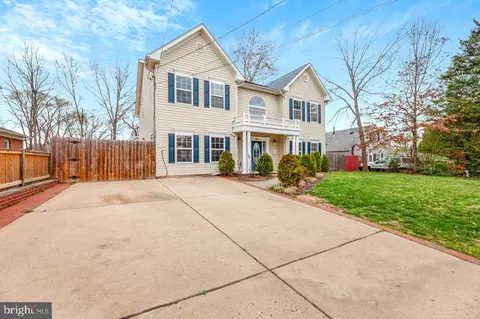 Exterior - 102 Sheldon St, Manassas Park, VA 20111 photo 2 of 4