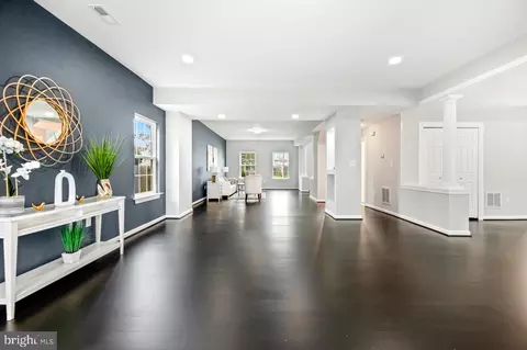 Entry Way - 102 Sheldon St, Manassas Park, VA 20111 photo 9 of 14