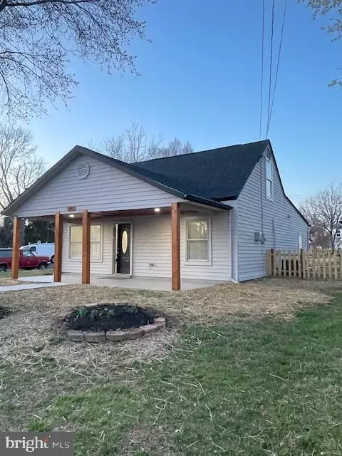 202 Holden Dr, Manassas Park, VA 20111
