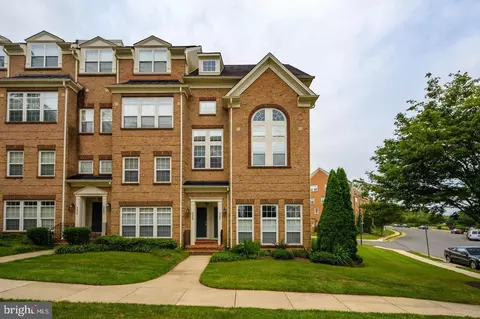 9564 Walker Way, Manassas Park, VA 20111