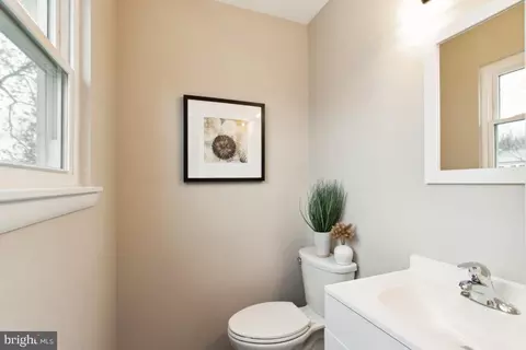 253 Cabbel Dr, Manassas Park, VA 20111 photo 23