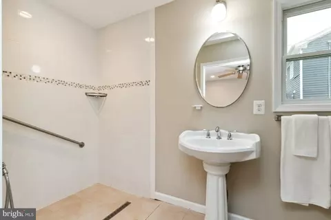 253 Cabbel Dr, Manassas Park, VA 20111 photo 11