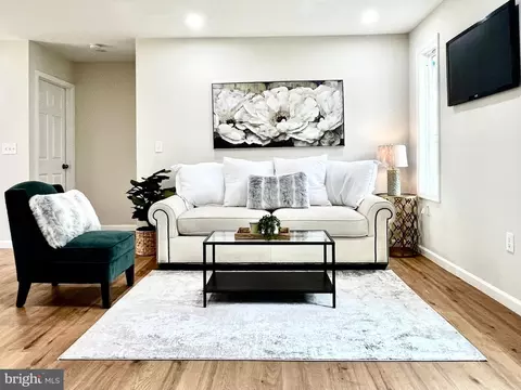 129 Courtney Dr, Manassas Park, VA 20111