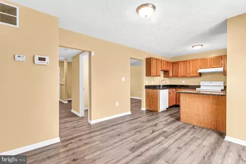 Kitchen - 8627 Cartwright Ct, Manassas Park, VA 20111 photo 2 of 10
