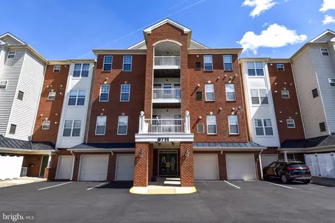 9711 Handerson Pl UNIT 302, Manassas Park, VA 20111