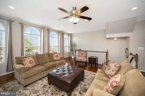 Living - 9037 Belo Gate Dr, Manassas Park, VA 20111 photo 1 of 3