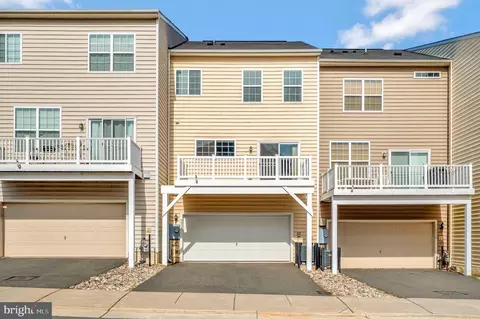 Exterior - 9037 Belo Gate Dr, Manassas Park, VA 20111 photo 4 of 4