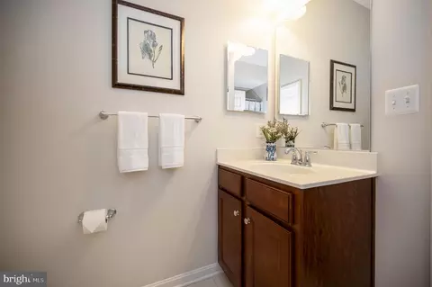 Bath - 9037 Belo Gate Dr, Manassas Park, VA 20111 photo 5 of 6