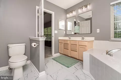 9335 Hedgeford St, Manassas Park, VA 20111 photo 14