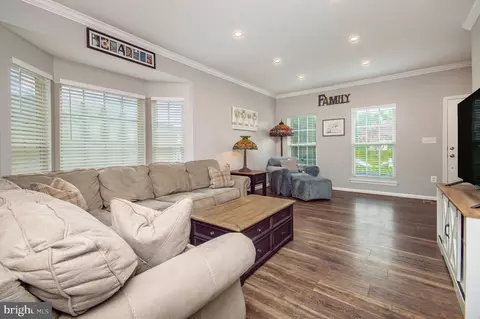 9335 Hedgeford St, Manassas Park, VA 20111 photo 6
